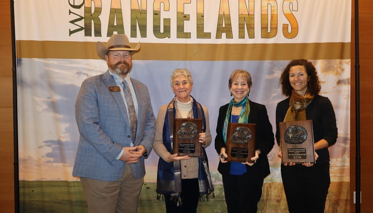 SRM 2025 President Jeff Goodwin presents the Frederic G. Renner Award to Dr. Maryam Niamir-Fuller, Dr. Barbara Hutchinson and Dr. Ann Waters-Bayer (ac